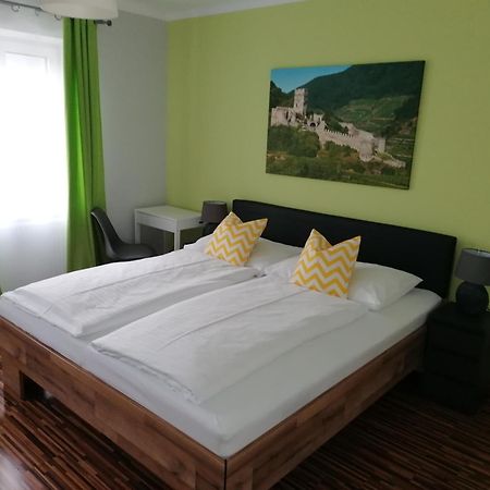 לינה וארוחת בוקר ספיץ Gaestehaus Ruinenblick מראה חיצוני תמונה