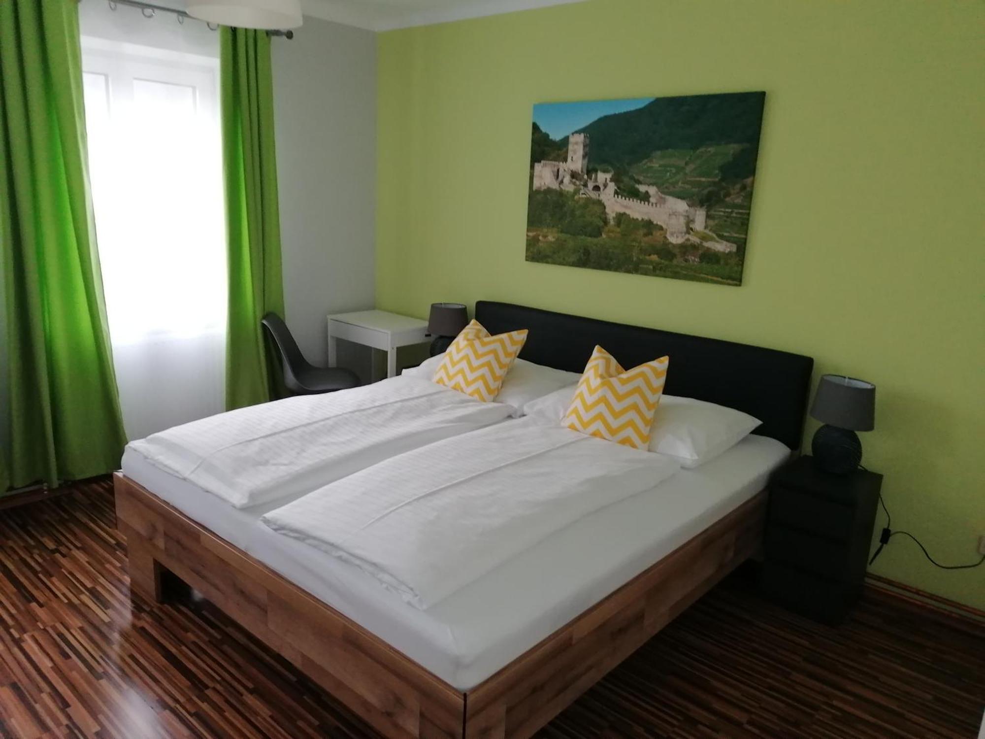 לינה וארוחת בוקר ספיץ Gaestehaus Ruinenblick מראה חיצוני תמונה